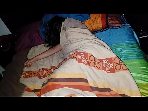 ❤️ Stepson akimtusi mama yake mdogo wa kambo wakati amelala. kwenye ponografia sw.sexeey.ru ❌